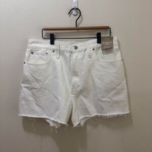 Madewell NWT Mom Jean Shorts in Tile White Size 32